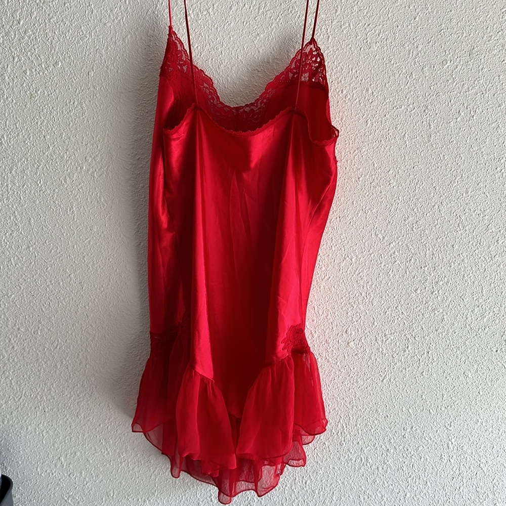 VTG Gold label VS Victoria Secret red lingerie lace lipstick red